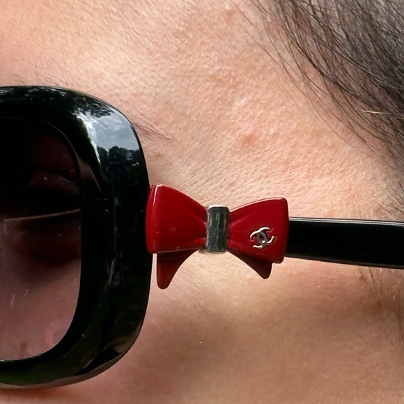 CHANEL Sunglasses for Sunny Days Black w/ Red CC Bow - Picture 1 of 14